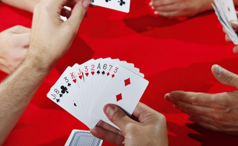 Dụ đối phương ra bài để đi heo